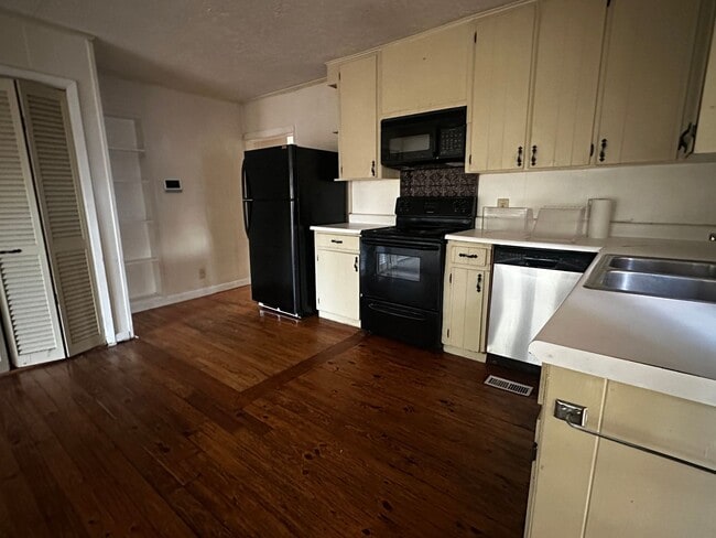 Building Photo - Jackson Heights - Richmond County