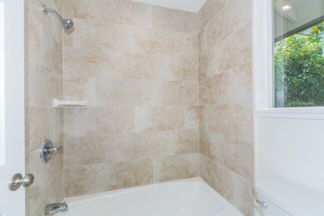 Building Photo - Newly built 2 bedroom 2 full bath full size kitchen + living area detached SFH Aiea Heights