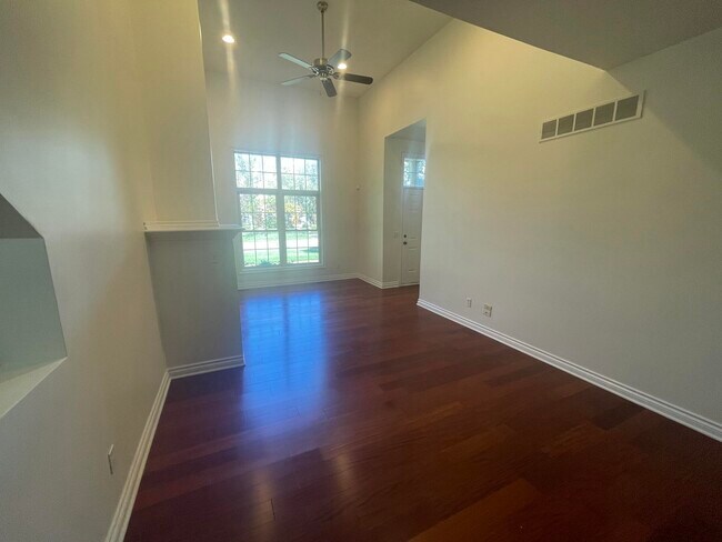 Building Photo - 45588 S Stonewood Rd