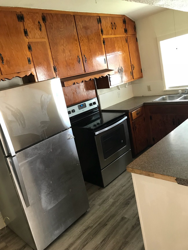 Building Photo - 201 N Main St