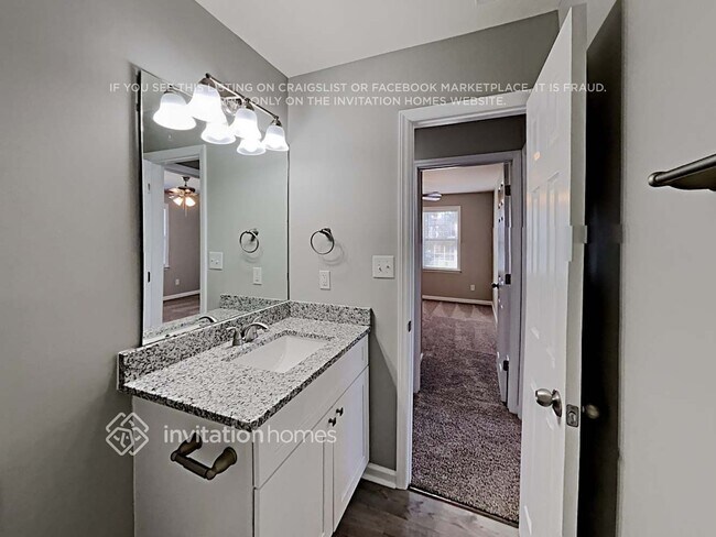 Building Photo - 402 Zircon Ln