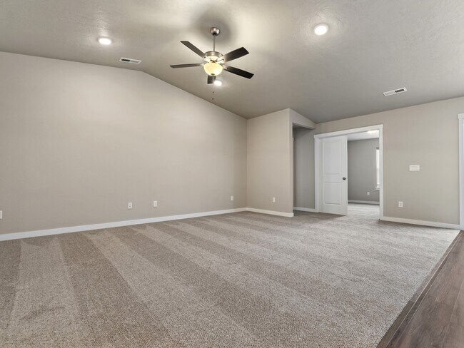 Building Photo - 7807 S Dewberry Way
