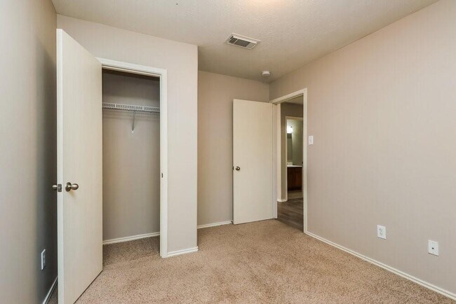 Building Photo - 7315 Winter Song Dr