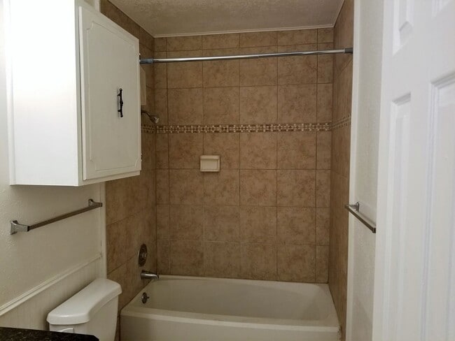 Building Photo - READY FOR MOVE-IN 410/Marbach!