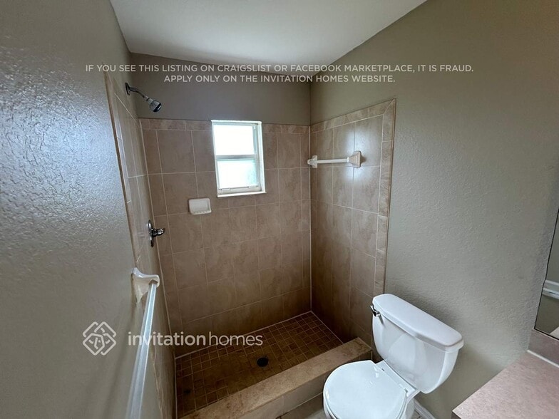 Building Photo - 8425 Split Creek Cir