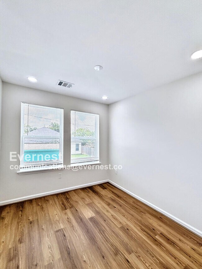 Building Photo - 9913 Porto Rico Rd