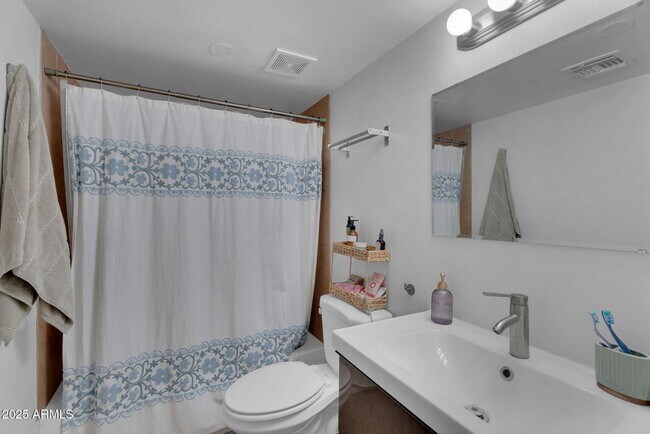 Building Photo - 3626 N 37th St