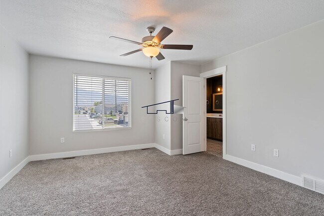 Building Photo - Charming South Weber Townhome Available!