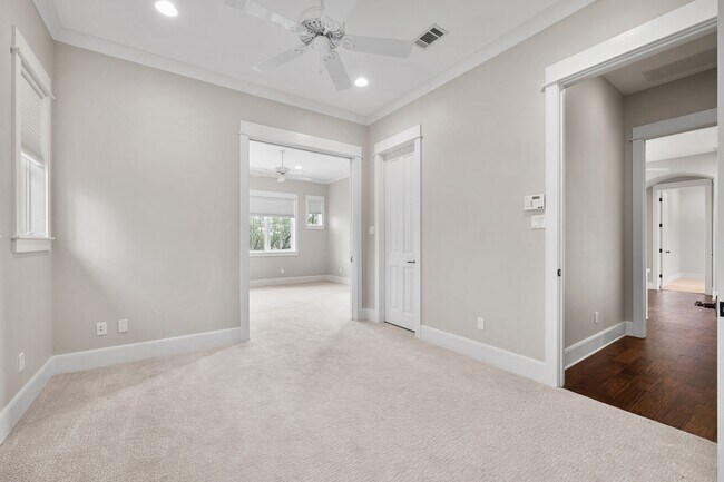 Building Photo - 16009 Pontevedra Pl
