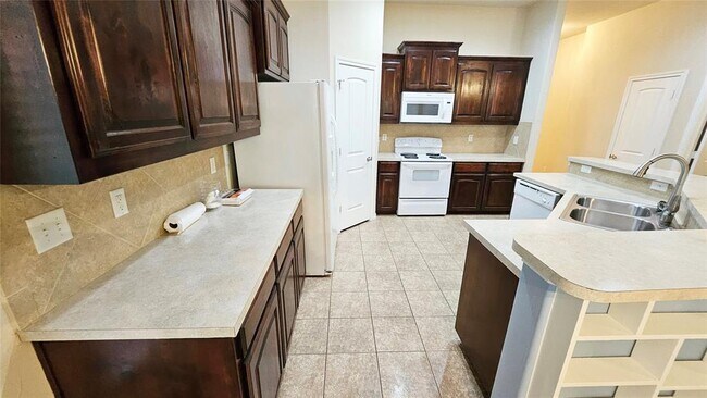 Building Photo - 1824 Woody Ln