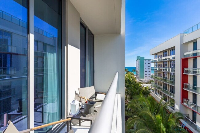 Building Photo - 777 N Ocean Dr