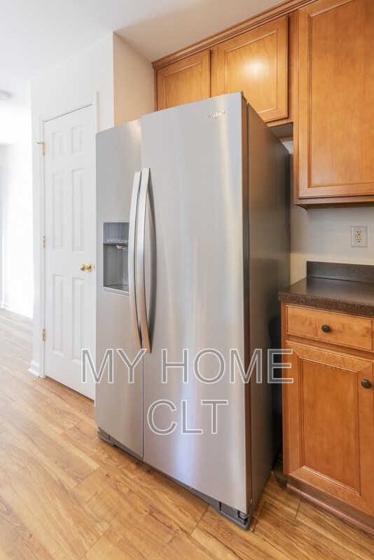 Building Photo - 18457 Streamline Ct