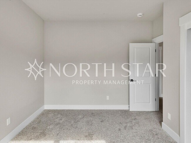 Building Photo - 8898-8898 Serenity Ter