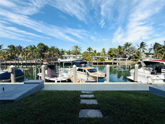 Building Photo - 2185 NE 123rd St