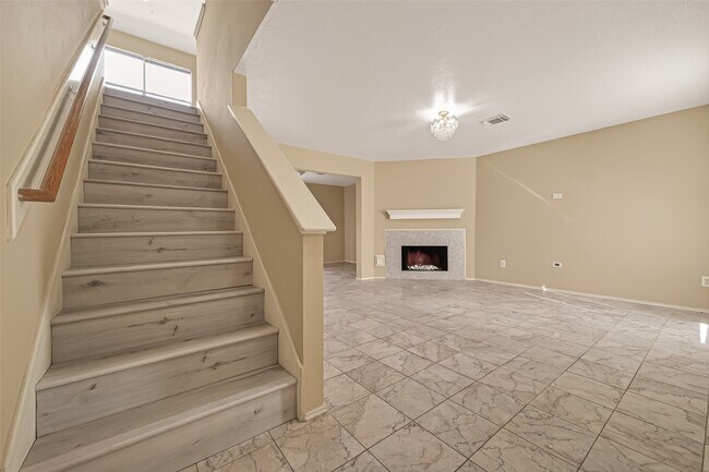 Building Photo - 8814 Sage Pl Dr