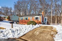 Building Photo - 4854 Langer Ln