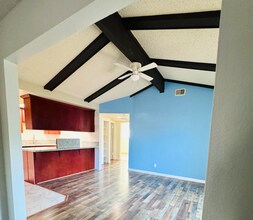 Building Photo - 5169