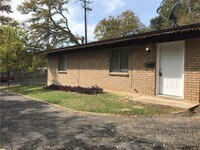 Building Photo - 1706 Brittany Blvd