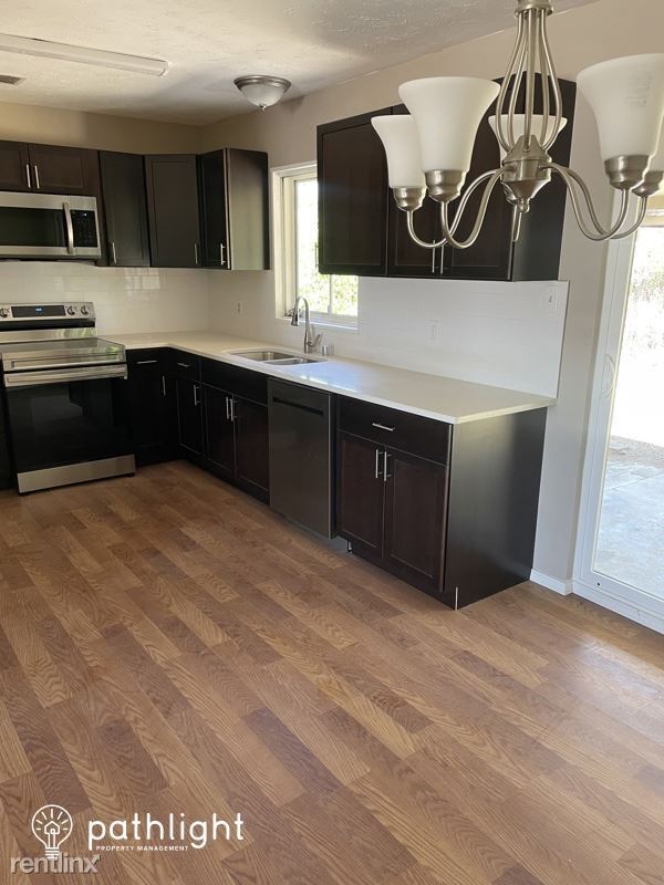 Building Photo - 4 br, 2 bath House - 1220 Garcia St NE UNIT