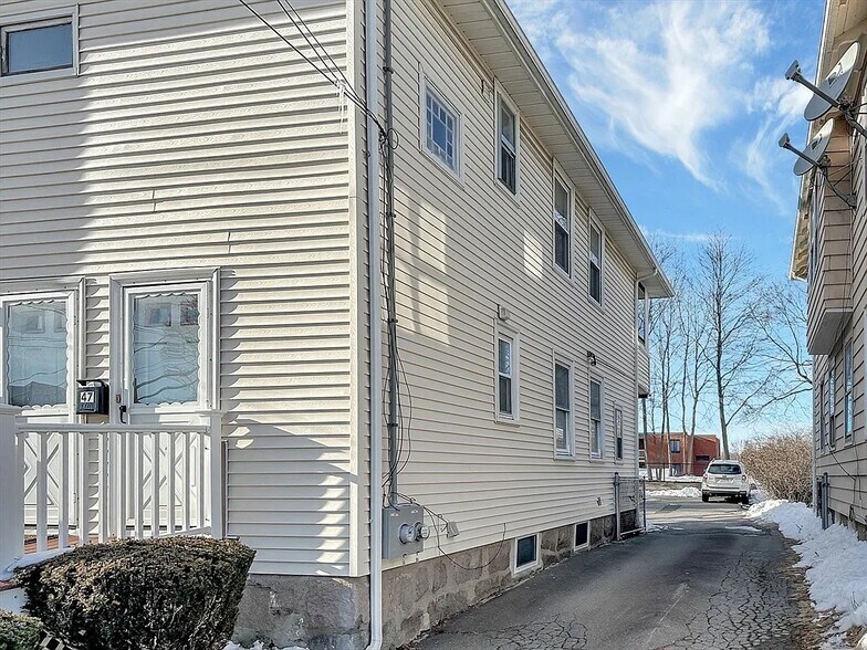Building Photo - 49 West St