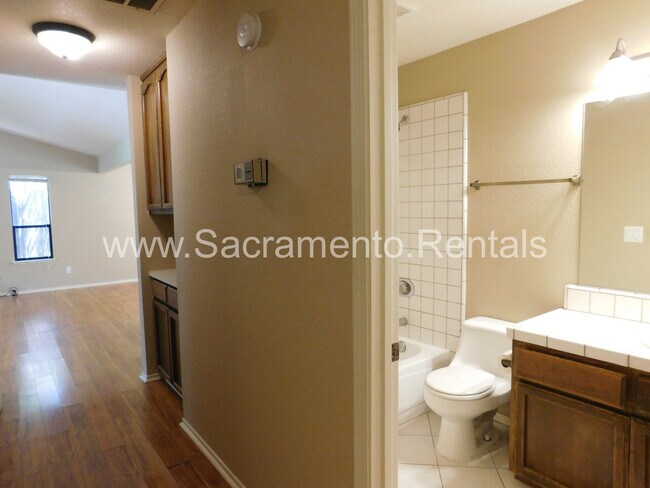 Building Photo - 7452 Santa Susana Way