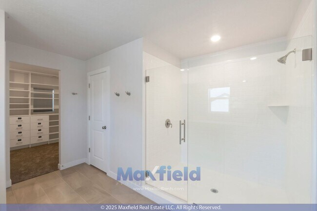 Building Photo - Modern EV Friendly Upgraded 5 BD 4 BA 3 GA...