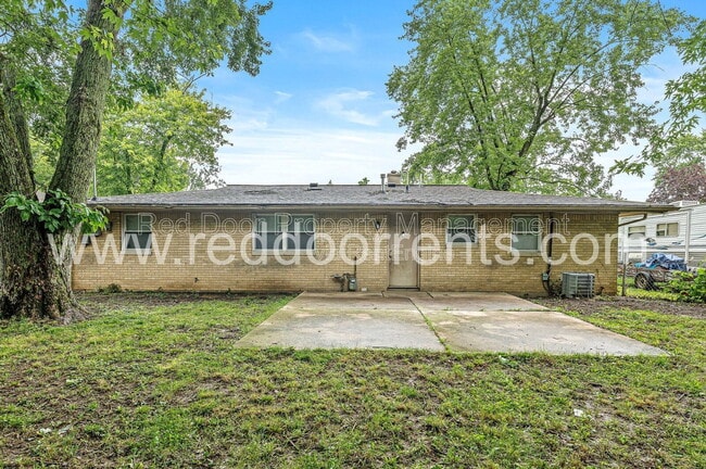 Building Photo - 9949 Ellis Dr