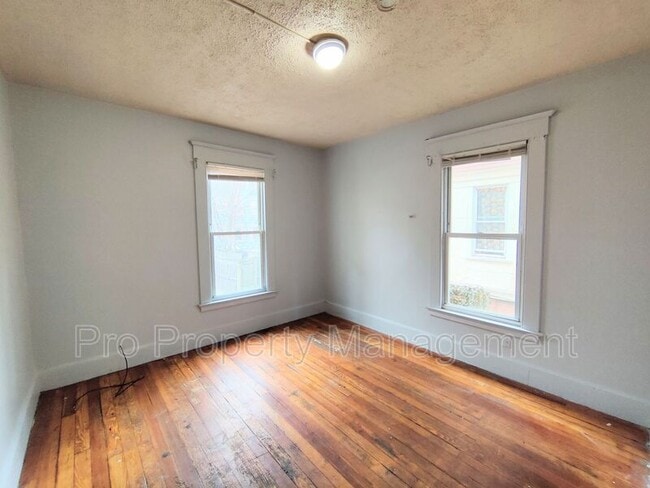 Building Photo - 1644 Chapel St