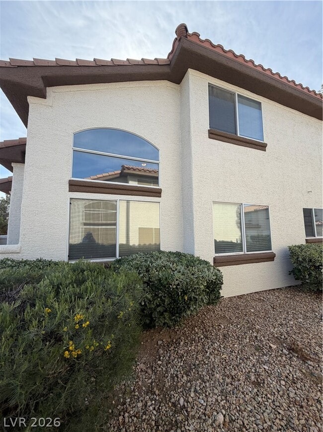 Building Photo - 1020 Allure Dr