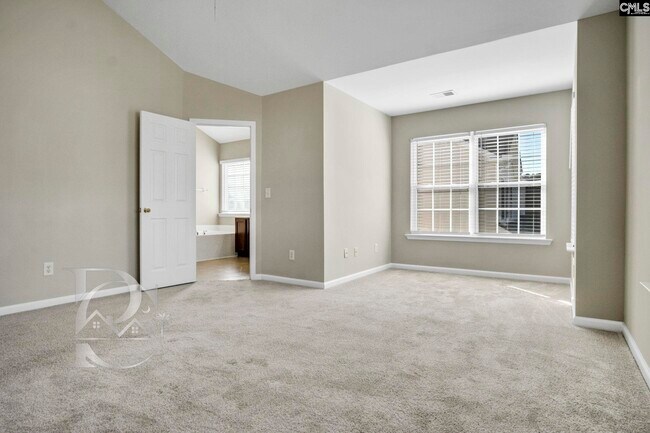 Building Photo - 211 Pinebluff Ct