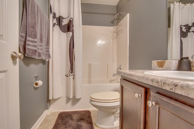 Building Photo - Charming 3-Bedroom Home in Central Pensacola with Open Layout and Fenced Yard