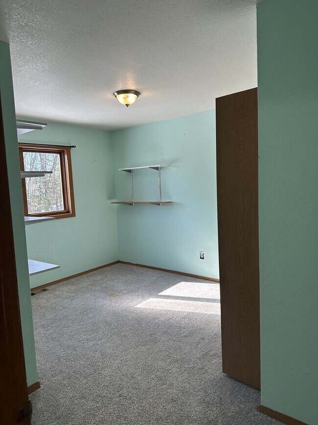 Building Photo - Cozy 2 bedroom 2 bath home