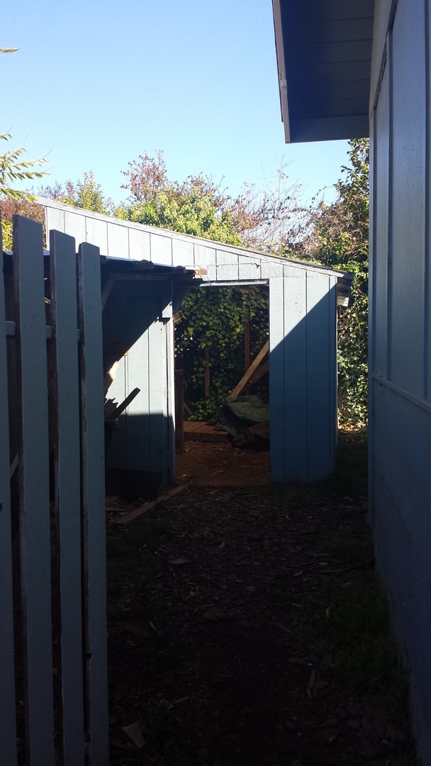Building Photo - Mckinleyville House with South Facing Yard!