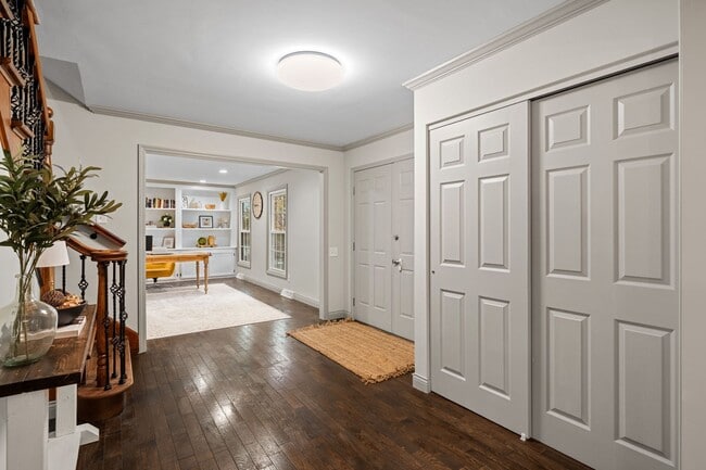 Building Photo - 12122 Royal Valley Dr