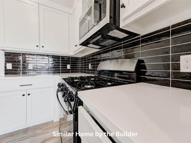 Building Photo - Stunning New Home in Mustang w/ 3-Car Garage