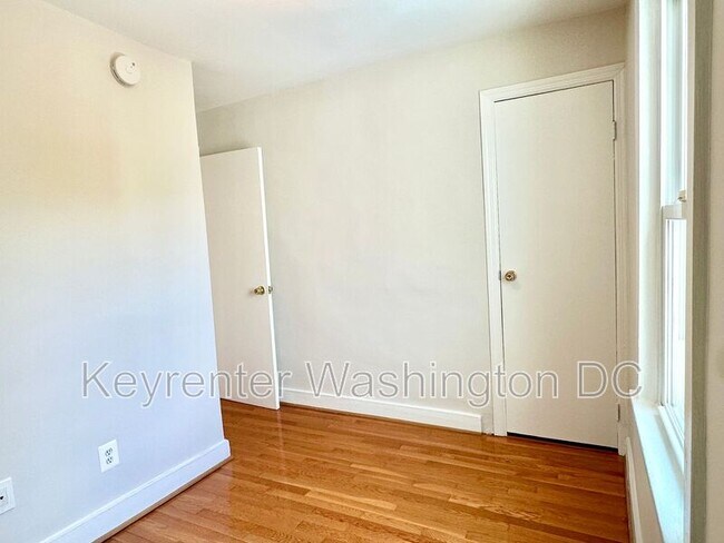 Building Photo - 1528 8th St NW
