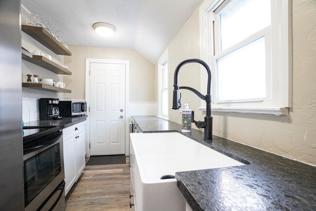 Building Photo - 1252 Sage Ave