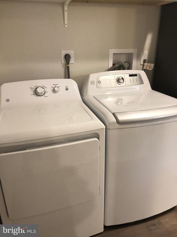 Building Photo - 14 Stonehenge Cir