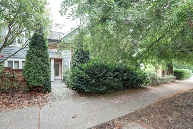 Primary Photo - Stunning 3bd, 2.5ba Townhome Available in ...