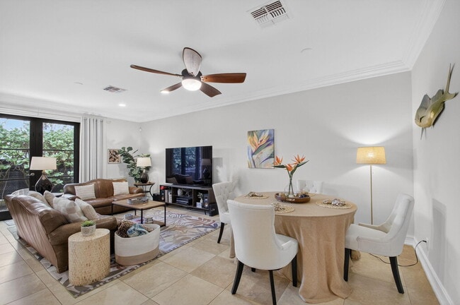 Building Photo - 320 Via Villagio