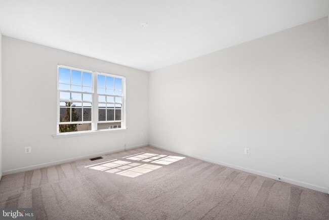 Building Photo - 22926 Spicebush Dr