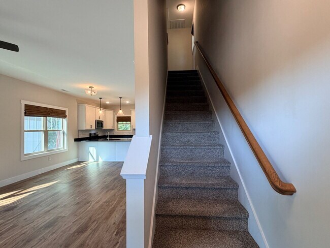 Building Photo - 2 Bed/2.5 Bath Home for Rent in Weaverville, NC