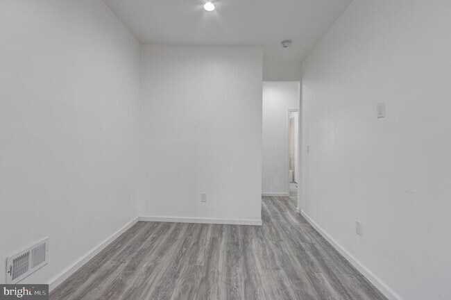 Building Photo - 2654 Wilkens Ave
