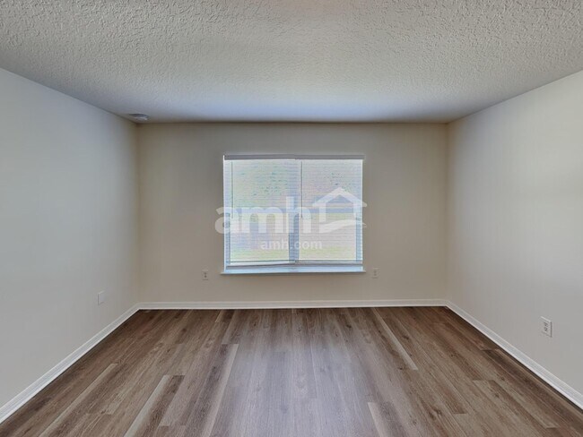 Building Photo - 544 Westcliffe Dr