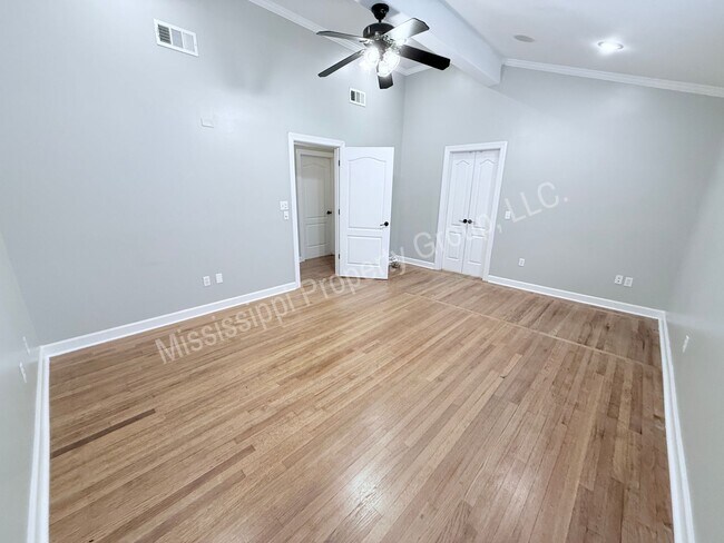 Building Photo - 3BR/3BA For Rent