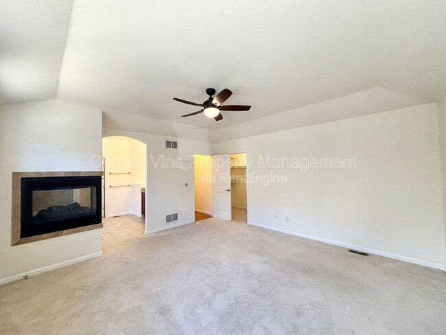 Building Photo - 12920 Vallejo Cir
