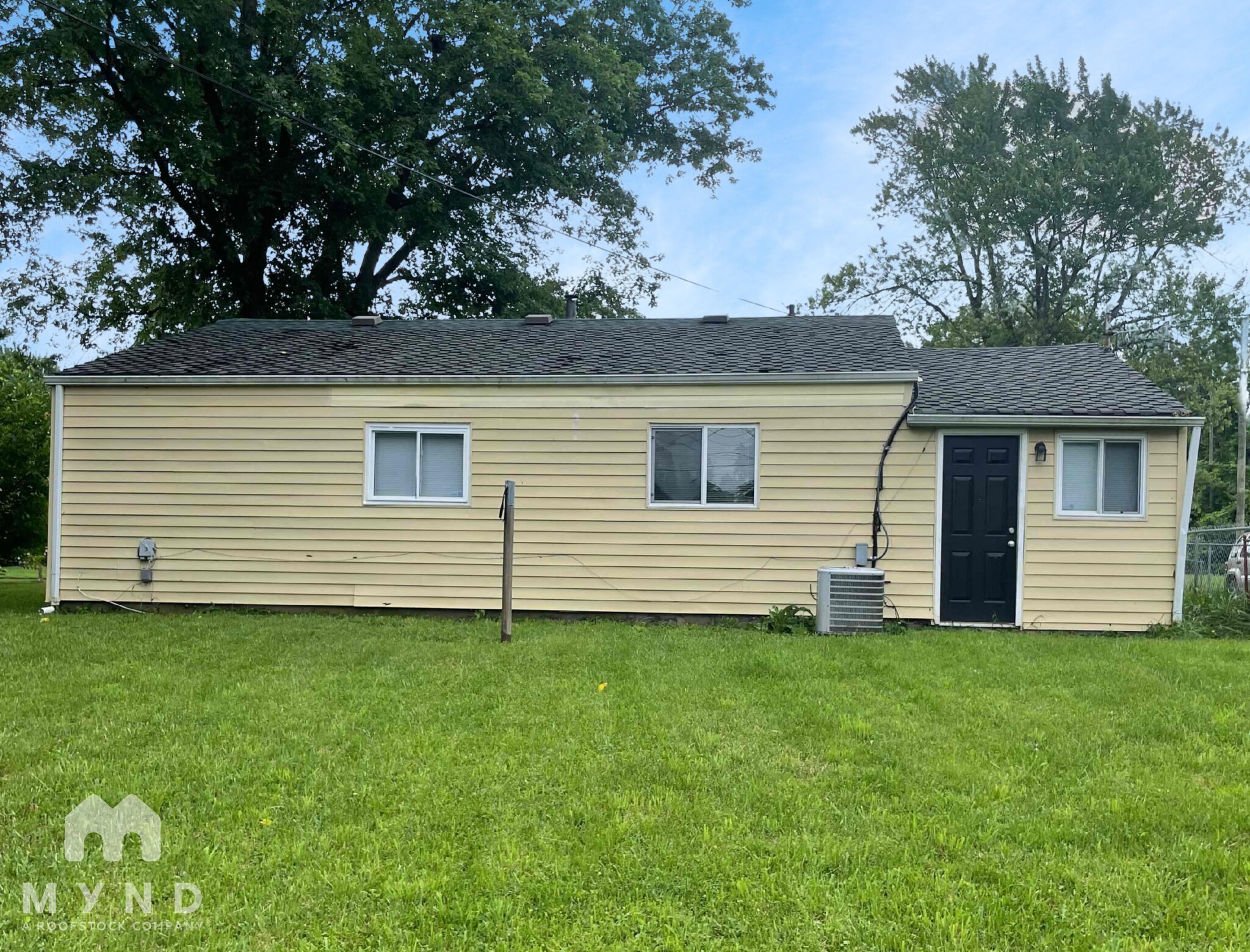 Building Photo - 3049 Bluefield Dr