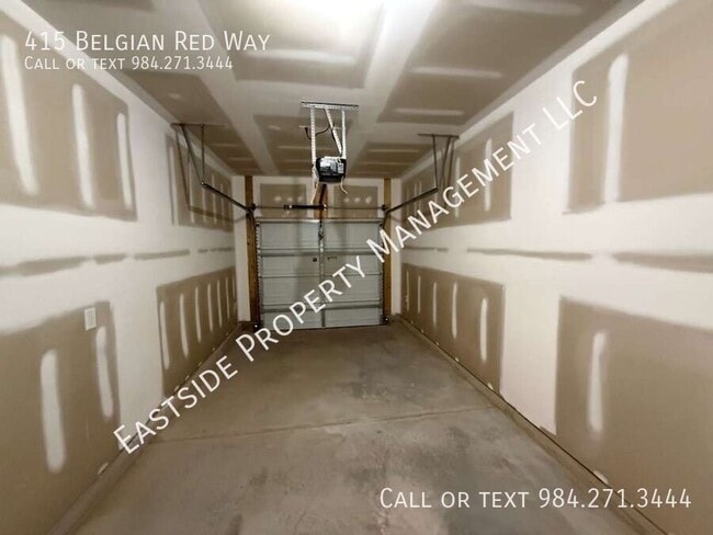 Building Photo - 415 Belgian Red Wy