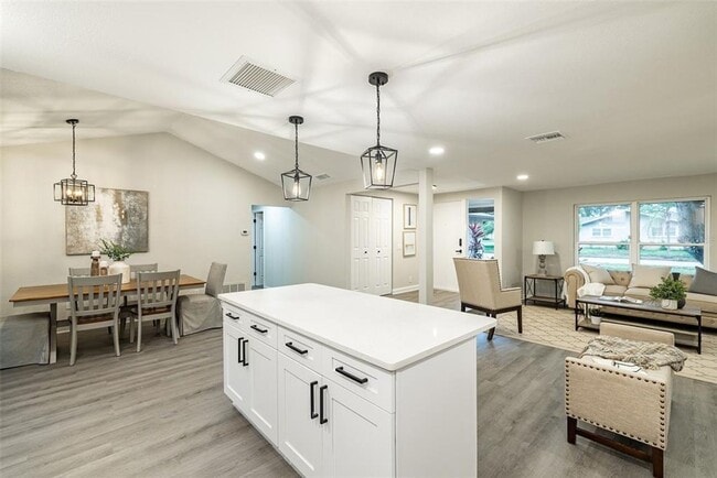Building Photo - 11145 Bella Loma Dr