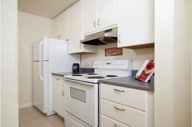 Interior Photo - 300 - 330 Parker Avenue in Rodeo